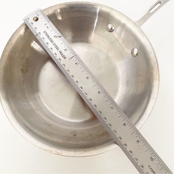 Emeril Copper Core 8” sauce pan - Picture 4 of 4